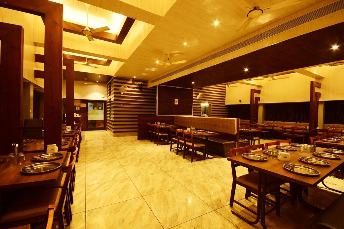 Hotel Opal Kolhapur Bagian luar foto