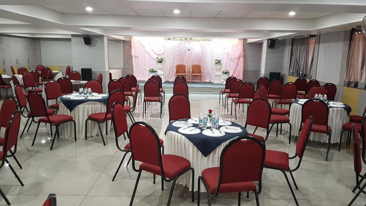 Hotel Opal Kolhapur Bagian luar foto