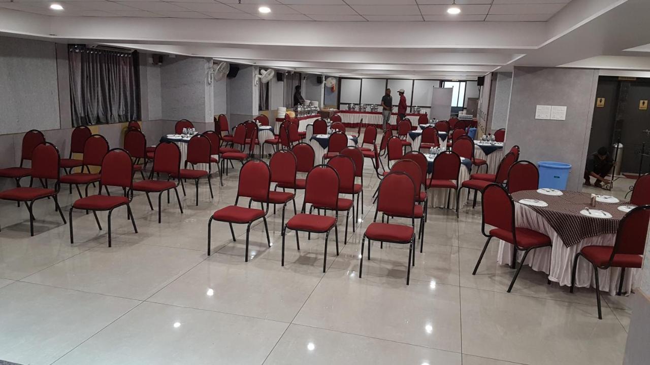 Hotel Opal Kolhapur Bagian luar foto