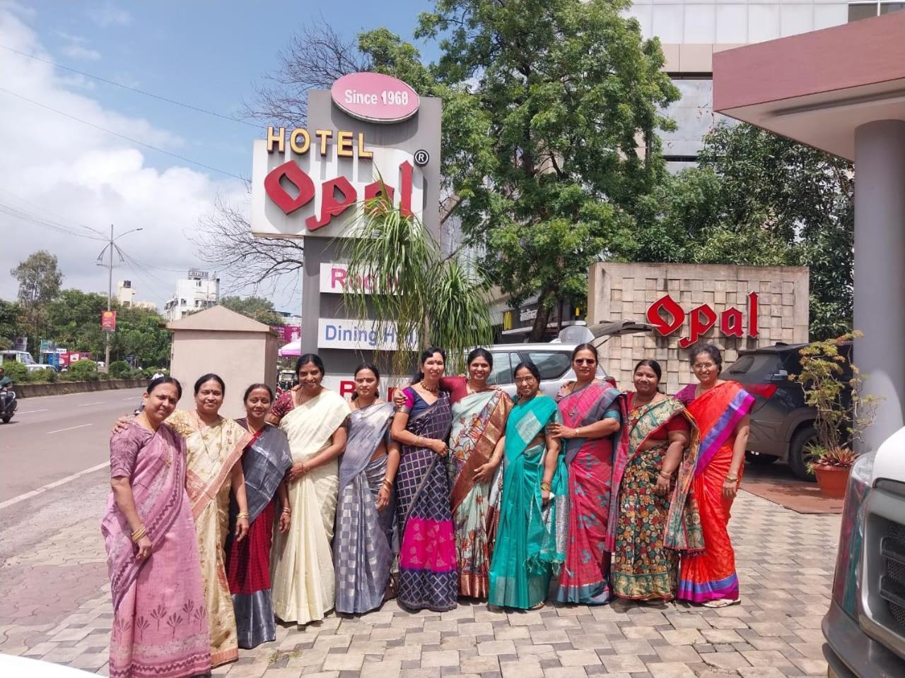 Hotel Opal Kolhapur Bagian luar foto