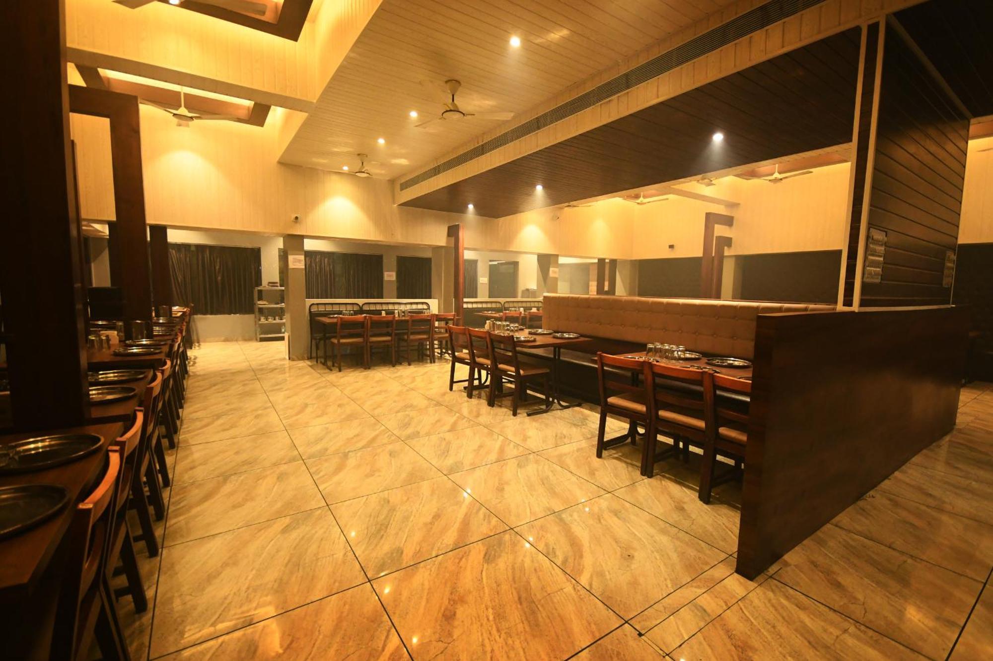 Hotel Opal Kolhapur Bagian luar foto