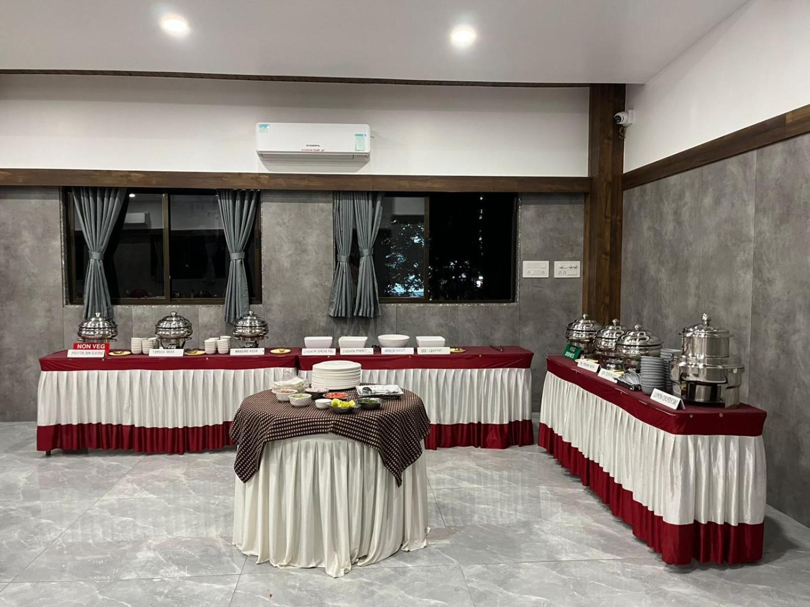 Hotel Opal Kolhapur Bagian luar foto