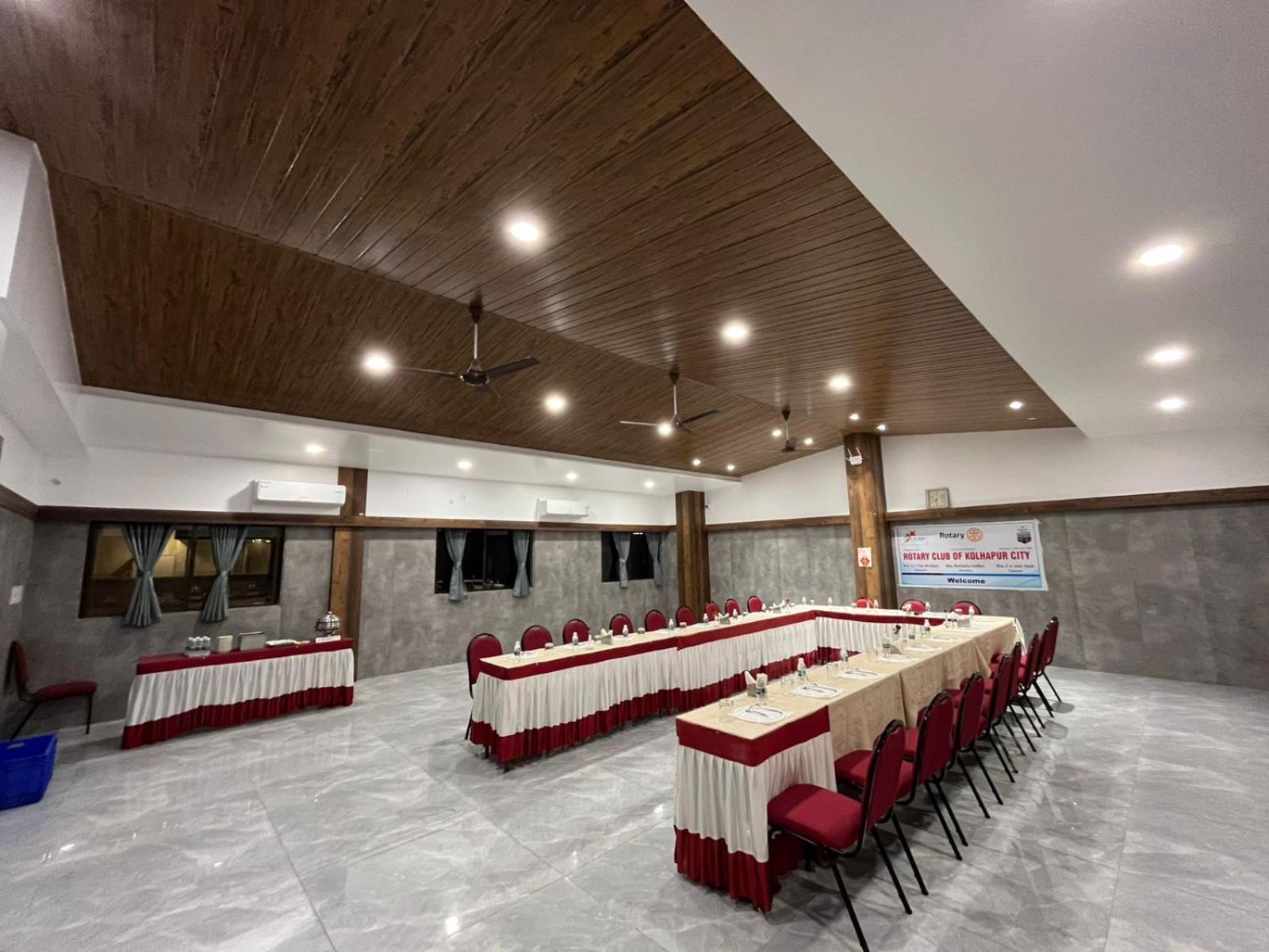 Hotel Opal Kolhapur Bagian luar foto